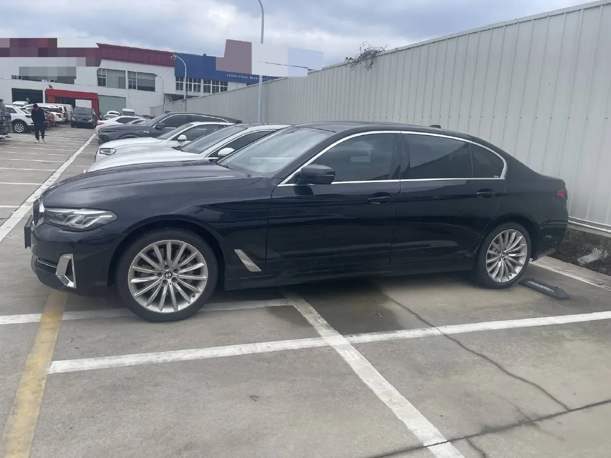 2022 BMW 5 Series 2.0T 252HP L4 8AT,autocango,china used car exporter,china ev exporter,chinese used car exporter,chinese used ev exporter