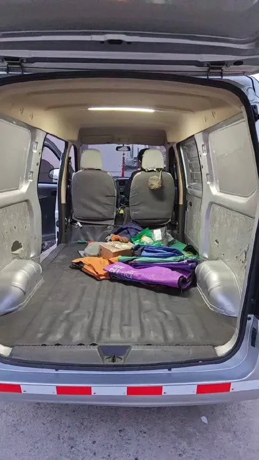 2022 WuLing RongGuang S 1.2L 76HP L4 5MT,autocango,china used car exporter,china ev exporter,chinese used car exporter,chinese used ev exporter