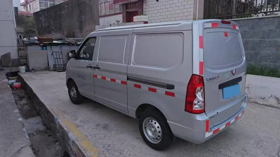 2022 WuLing RongGuang S 1.2L 76HP L4 5MT,autocango,china used car exporter,china ev exporter,chinese used car exporter,chinese used ev exporter