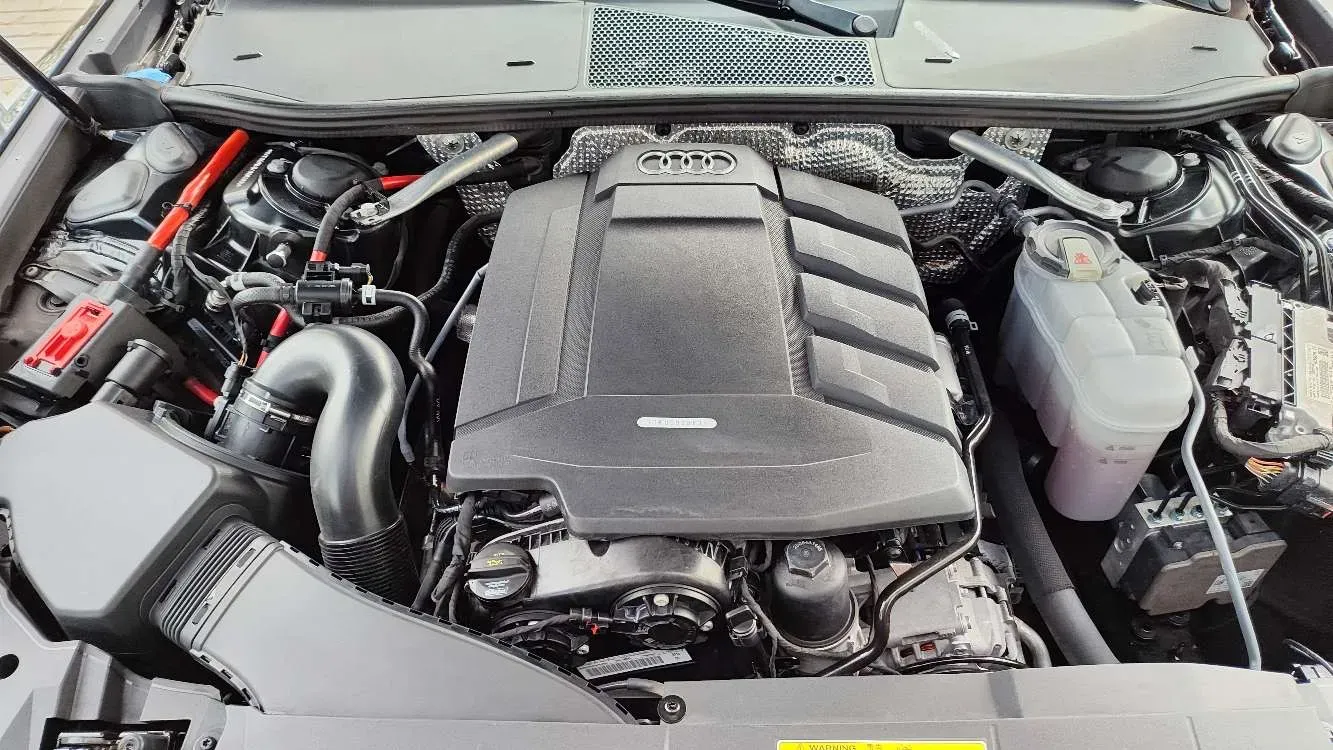 2024 Audi A6L 2.0T 245HP L4 7DCT,autocango,china used car exporter,china ev exporter,chinese used car exporter,chinese used ev exporter