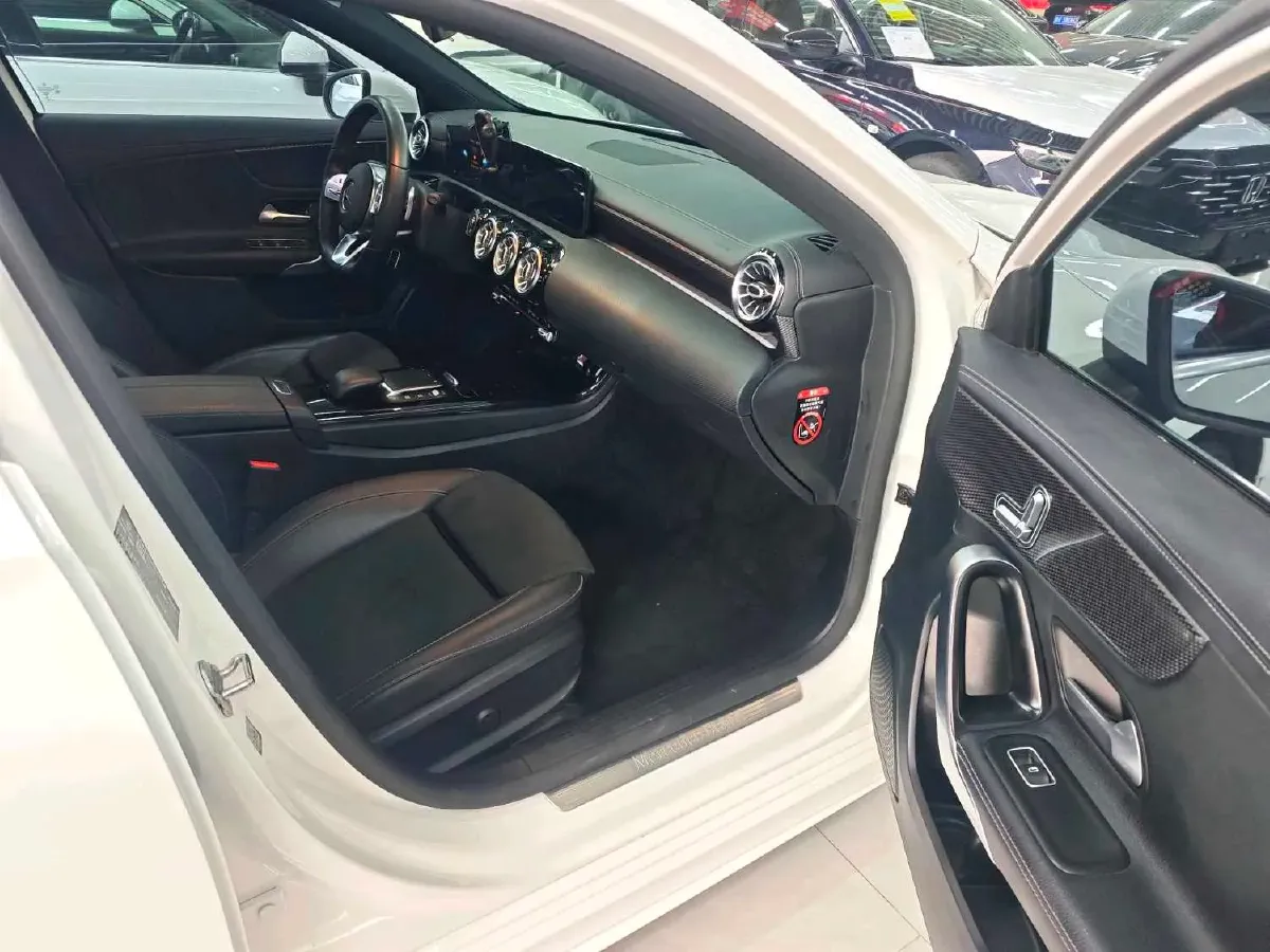 2021 Mercedes-Benz A Class 1.3T 163HP L4 7DCT,autocango,china used car exporter,china ev exporter,chinese used car exporter,chinese used ev exporter