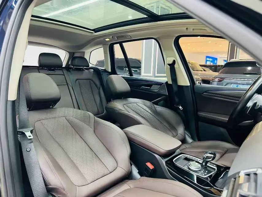 2022 BMW X3 2.0T 252HP L4 8AT,autocango,china used car exporter,china ev exporter,chinese used car exporter,chinese used ev exporter