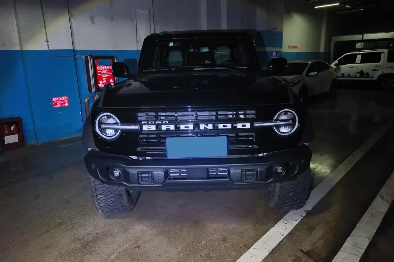 2024 Ford Bronco 2.3T 275HP L4 10AT,autocango,china used car exporter,china ev exporter,chinese used car exporter,chinese used ev exporter