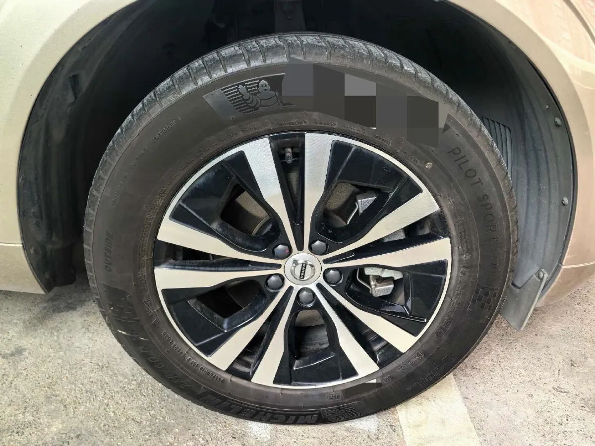 2023 Volvo XC60 2.0T 250HP L4 8AT,autocango,china used car exporter,china ev exporter,chinese used car exporter,chinese used ev exporter