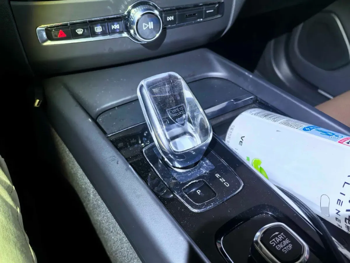 2023 Volvo XC60 2.0T 250HP L4 8AT,autocango,china used car exporter,china ev exporter,chinese used car exporter,chinese used ev exporter