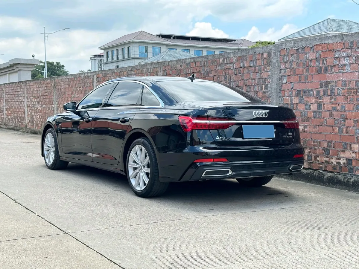 2020 Audi A6L 2.0T 224HP L4 7DCT,autocango,china used car exporter,china ev exporter,chinese used car exporter,chinese used ev exporter