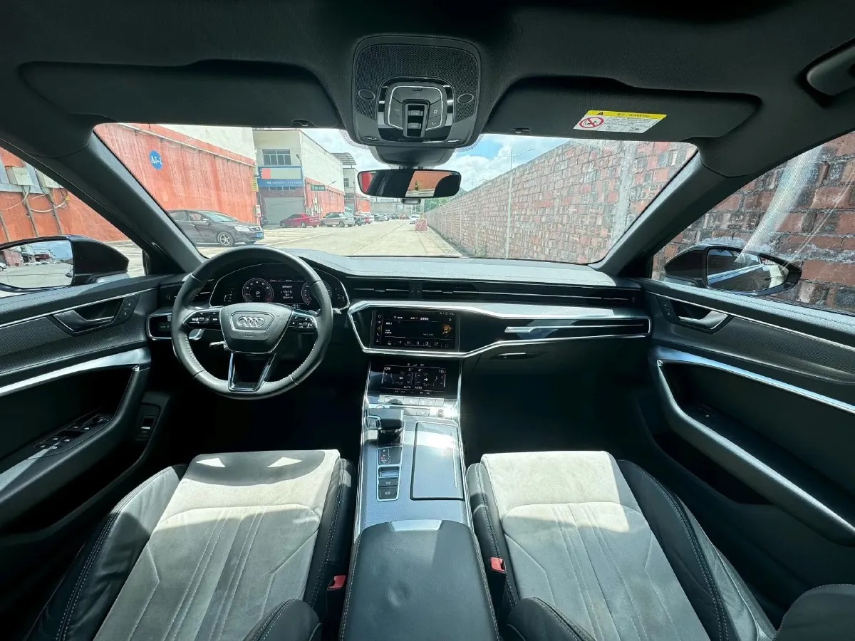 2020 Audi A6L 2.0T 224HP L4 7DCT,autocango,china used car exporter,china ev exporter,chinese used car exporter,chinese used ev exporter