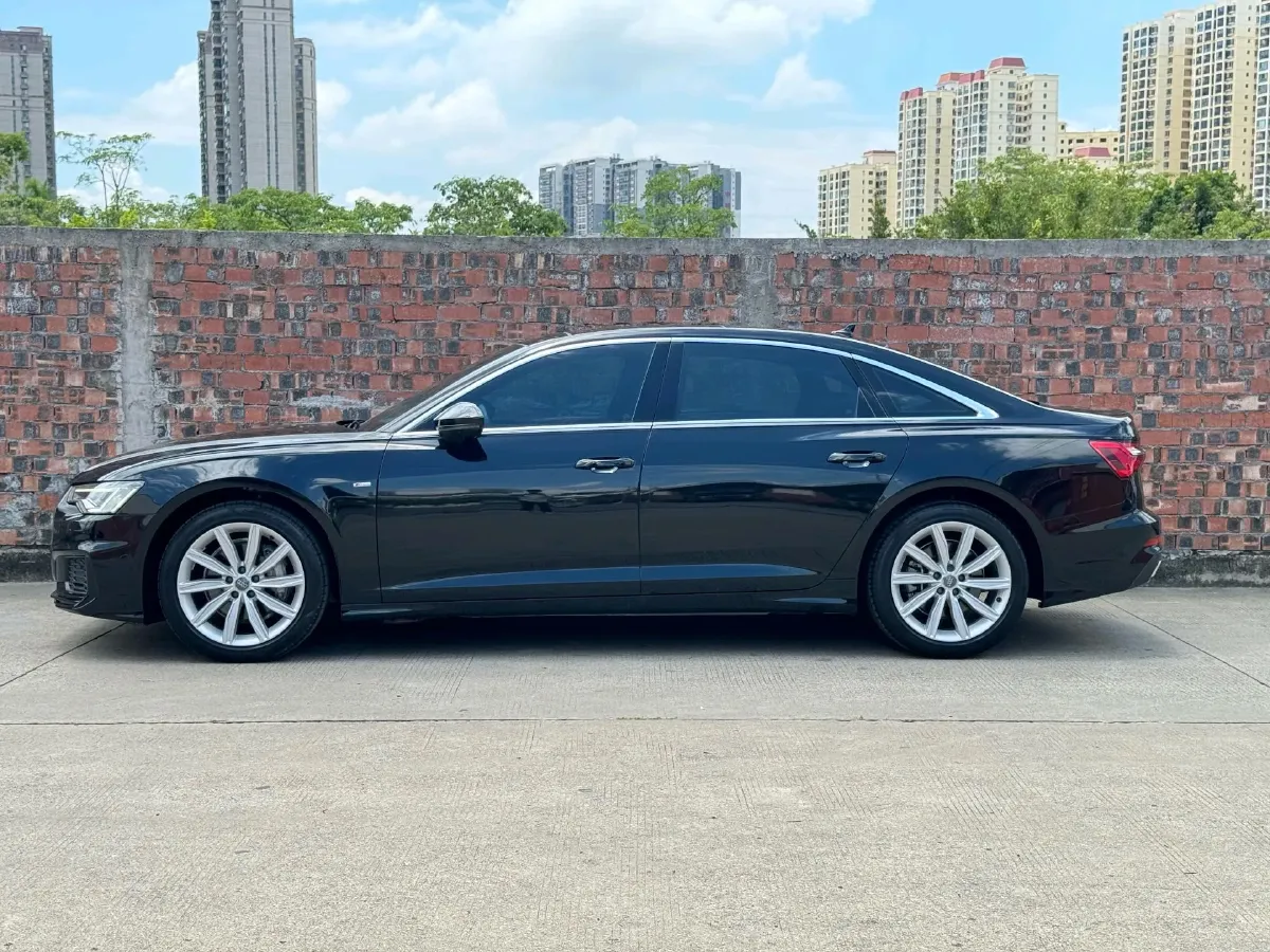2020 Audi A6L 2.0T 224HP L4 7DCT,autocango,china used car exporter,china ev exporter,chinese used car exporter,chinese used ev exporter