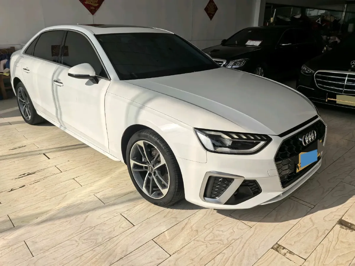 2022 Audi A4L 2.0T 190HP L4 7DCT,autocango,china used car exporter,china ev exporter,chinese used car exporter,chinese used ev exporter
