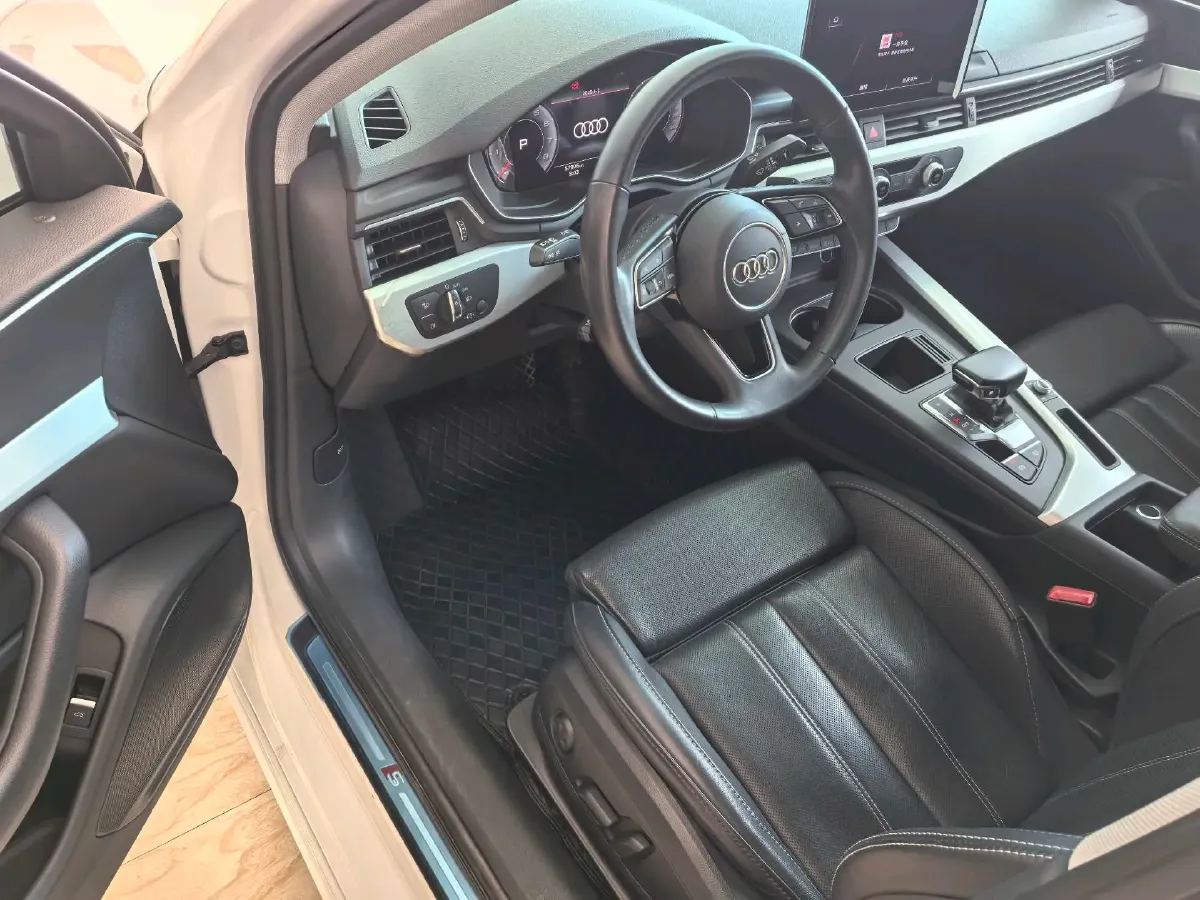 2022 Audi A4L 2.0T 190HP L4 7DCT,autocango,china used car exporter,china ev exporter,chinese used car exporter,chinese used ev exporter