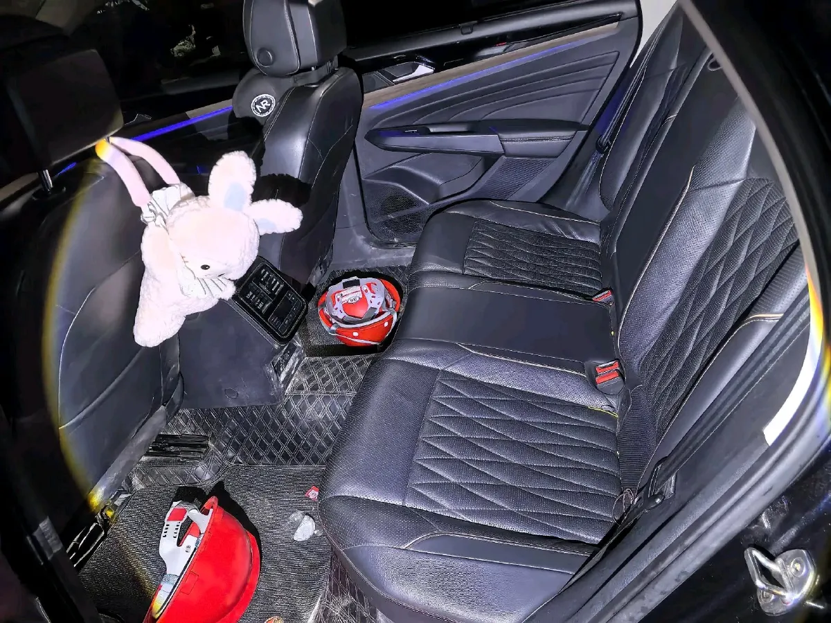 2020 Volkswagen Passat 2.0T 186HP L4 7DCT,autocango,china used car exporter,china ev exporter,chinese used car exporter,chinese used ev exporter