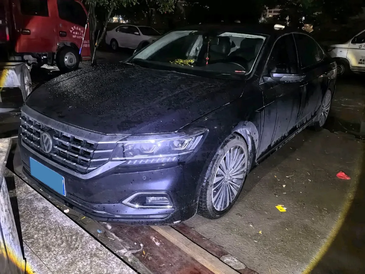 2020 Volkswagen Passat 2.0T 186HP L4 7DCT,autocango,china used car exporter,china ev exporter,chinese used car exporter,chinese used ev exporter