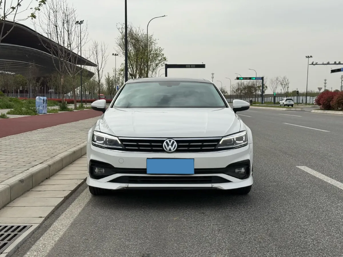 2019 Volkswagen Passat 1.4T 150HP L4 7DCT,autocango,china used car exporter,china ev exporter,chinese used car exporter,chinese used ev exporter