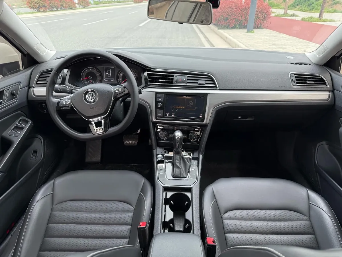 2019 Volkswagen Passat 1.4T 150HP L4 7DCT,autocango,china used car exporter,china ev exporter,chinese used car exporter,chinese used ev exporter