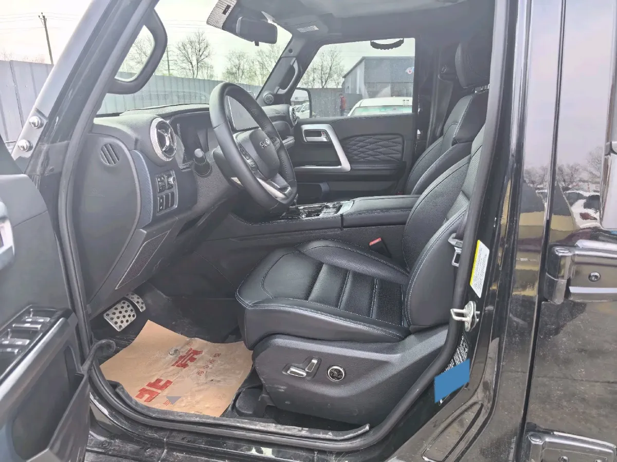 2023 Beijing BJ40 2.0T 224HP L4 8AT,autocango,china used car exporter,china ev exporter,chinese used car exporter,chinese used ev exporter