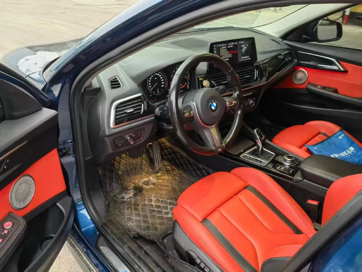 2021 BMW 1 Series 2.0T 192HP L4 7DCT,autocango,china used car exporter,china ev exporter,chinese used car exporter,chinese used ev exporter