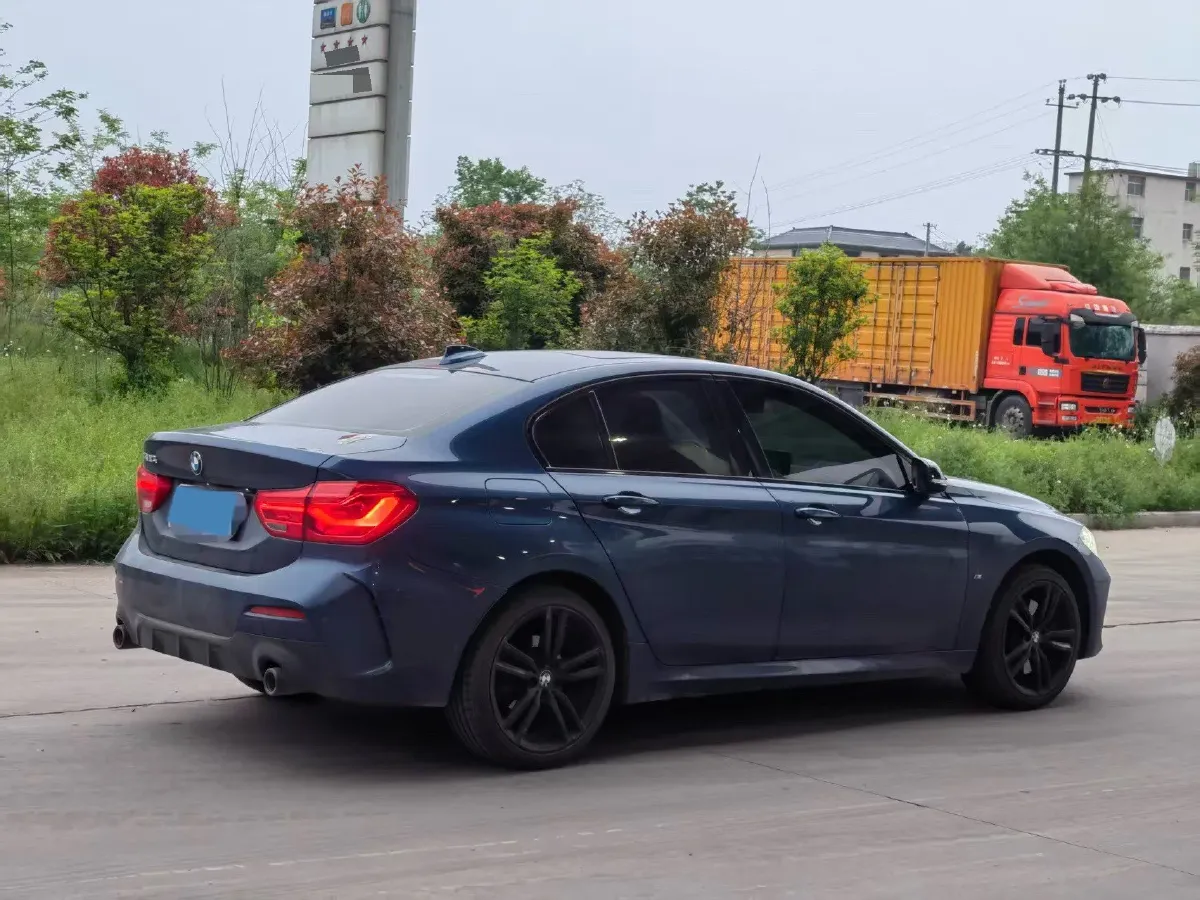 2021 BMW 1 Series 2.0T 192HP L4 7DCT,autocango,china used car exporter,china ev exporter,chinese used car exporter,chinese used ev exporter