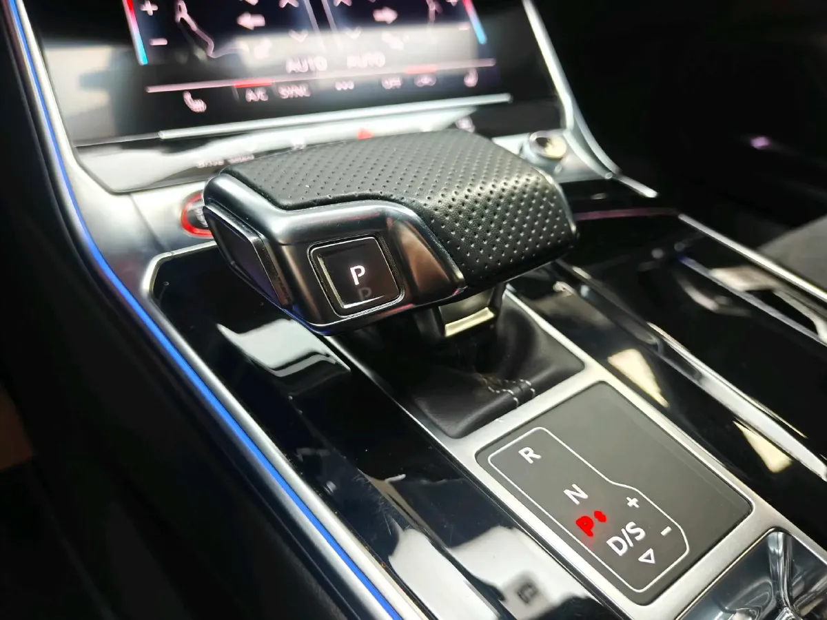 2022 Audi S6 2.9T 450HP V6 8AT,autocango,china used car exporter,china ev exporter,chinese used car exporter,chinese used ev exporter