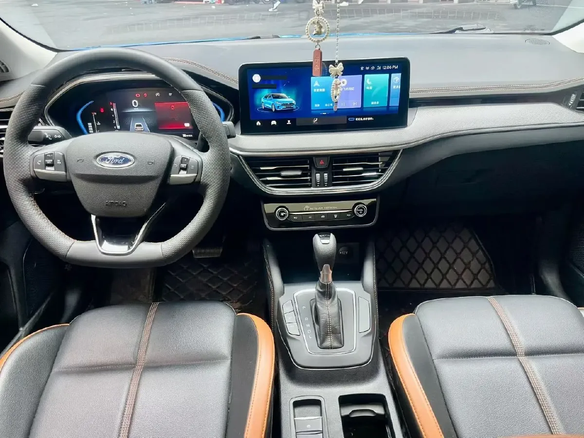 2022 Ford Focus 1.5T 177HP L4 6AT,autocango,china used car exporter,china ev exporter,chinese used car exporter,chinese used ev exporter