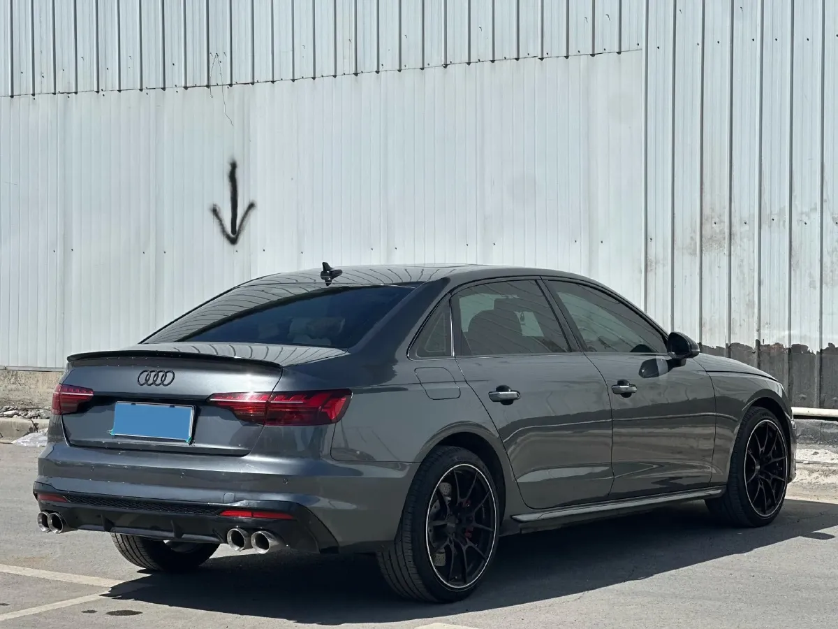 2020 Audi A4L 2.0T 190HP L4 7DCT,autocango,china used car exporter,china ev exporter,chinese used car exporter,chinese used ev exporter