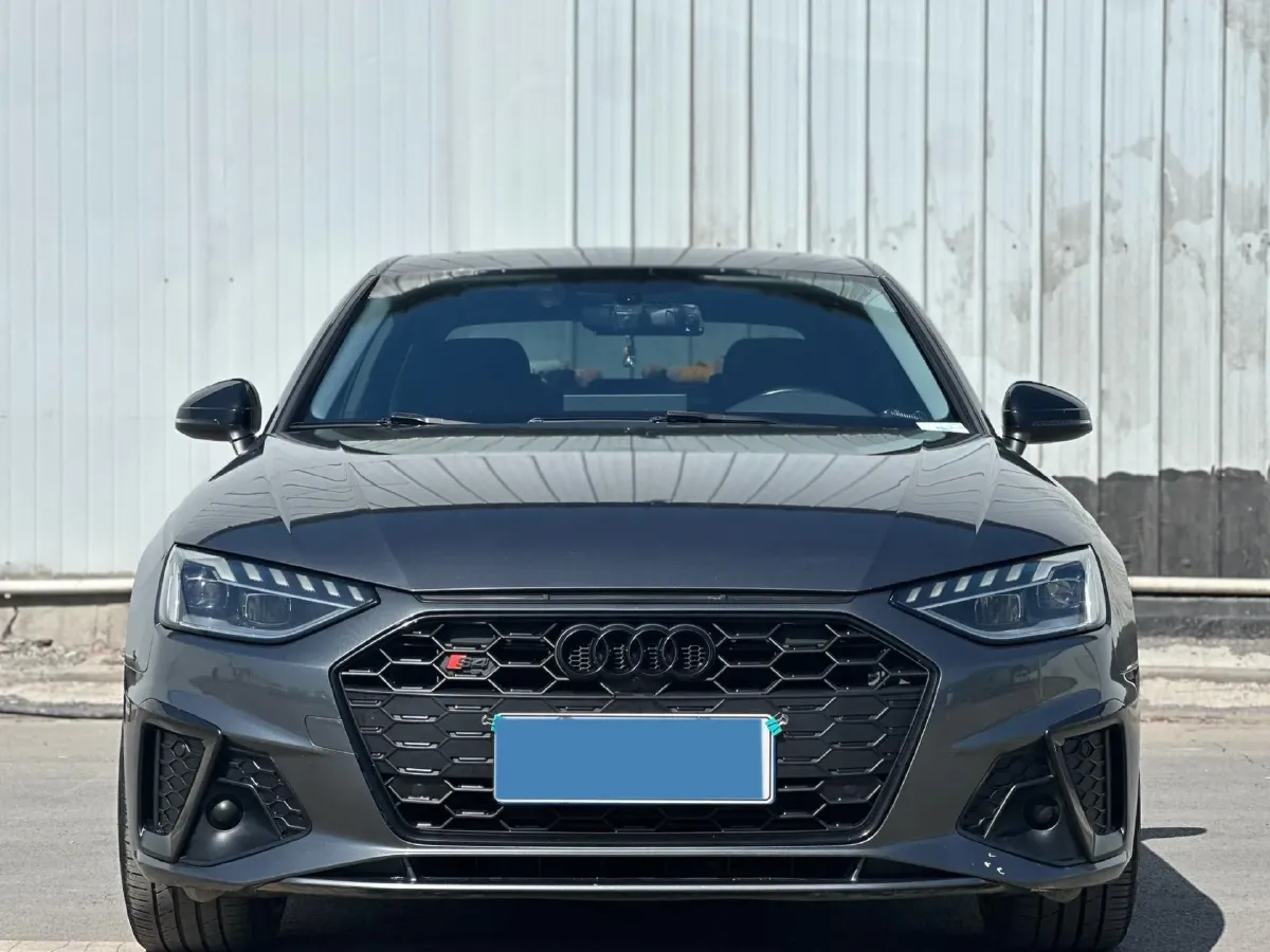 2020 Audi A4L 2.0T 190HP L4 7DCT,autocango,china used car exporter,china ev exporter,chinese used car exporter,chinese used ev exporter
