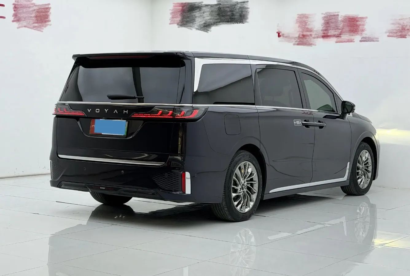 2022 Voyah Dream 1.5T 136HP L4 PHEV 25.57KWH,autocango,china used car exporter,china ev exporter,chinese used car exporter,chinese used ev exporter