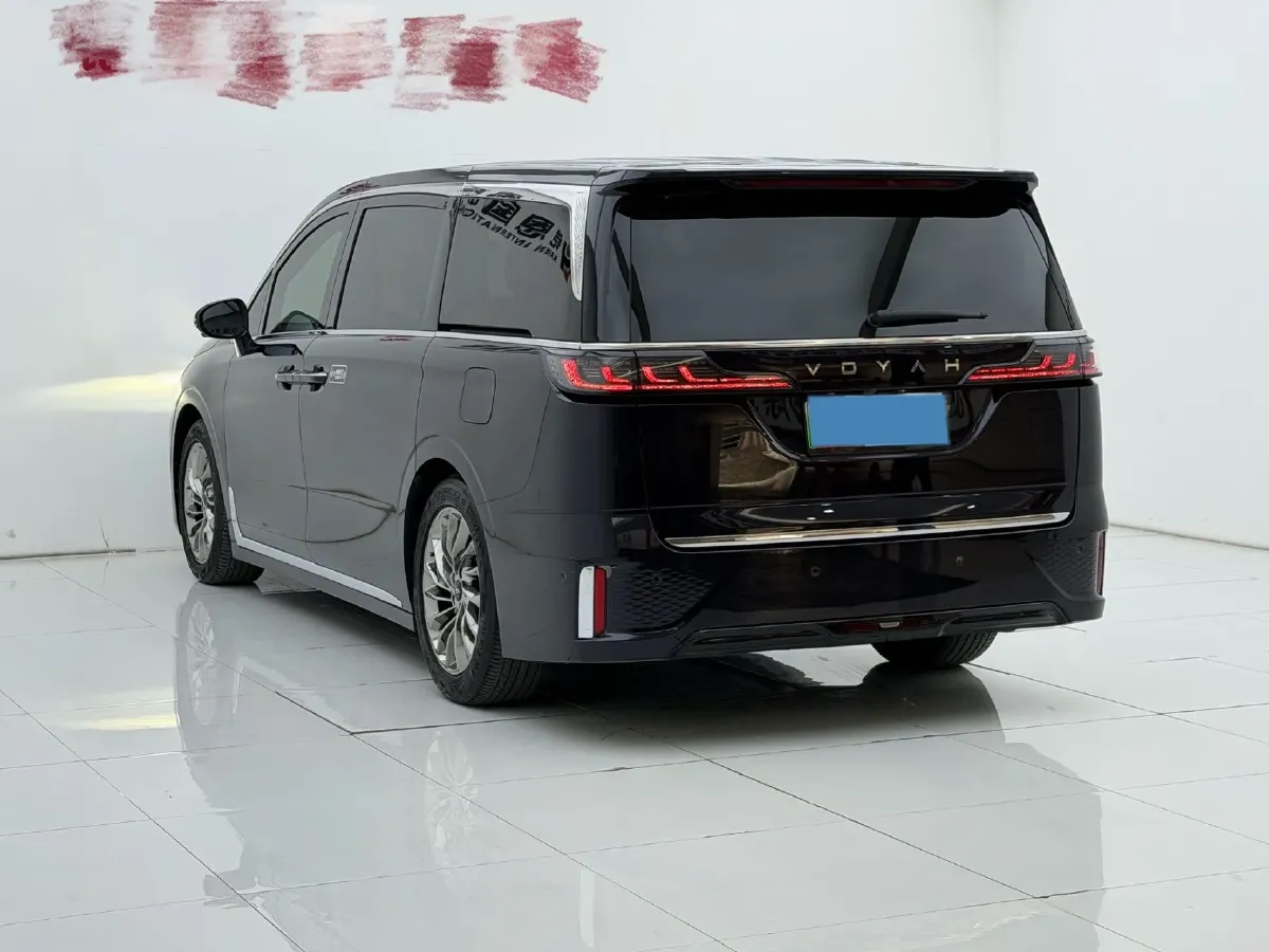 2022 Voyah Dream 1.5T 136HP L4 PHEV 25.57KWH,autocango,china used car exporter,china ev exporter,chinese used car exporter,chinese used ev exporter