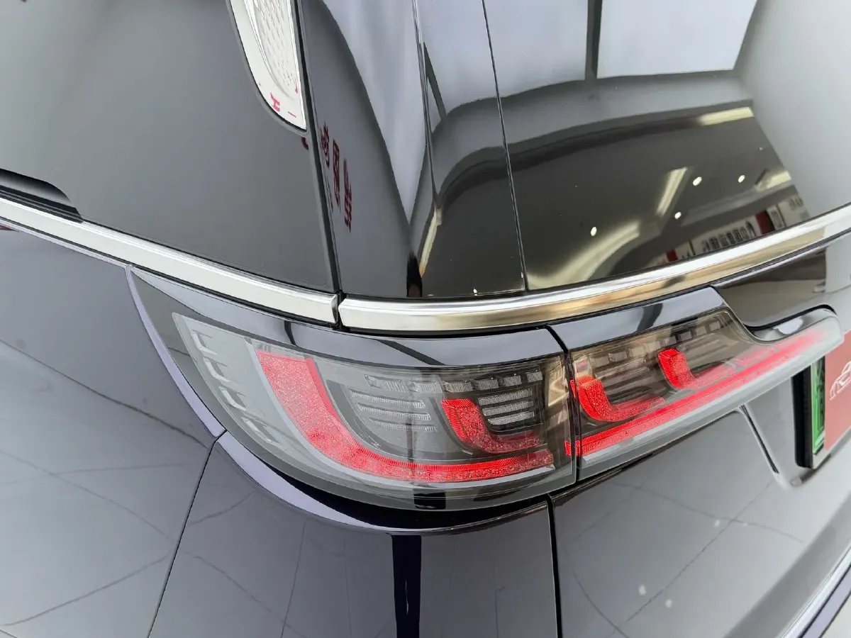 2022 Voyah Dream 1.5T 136HP L4 PHEV 25.57KWH,autocango,china used car exporter,china ev exporter,chinese used car exporter,chinese used ev exporter