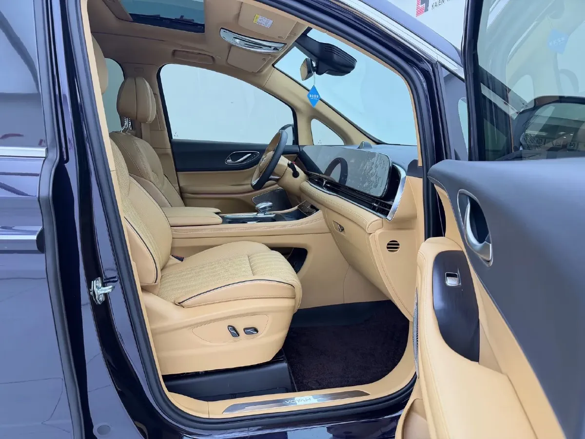 2022 Voyah Dream 1.5T 136HP L4 PHEV 25.57KWH,autocango,china used car exporter,china ev exporter,chinese used car exporter,chinese used ev exporter