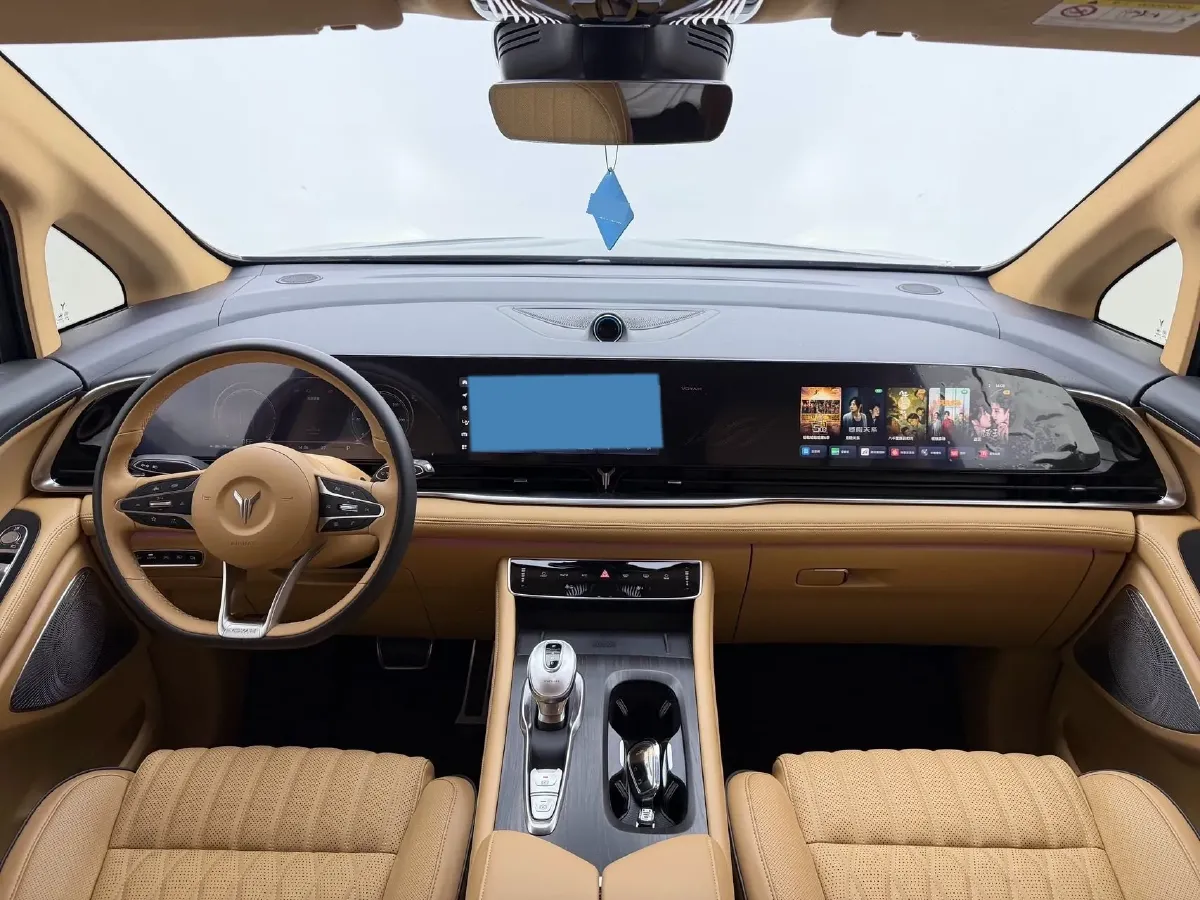 2022 Voyah Dream 1.5T 136HP L4 PHEV 25.57KWH,autocango,china used car exporter,china ev exporter,chinese used car exporter,chinese used ev exporter