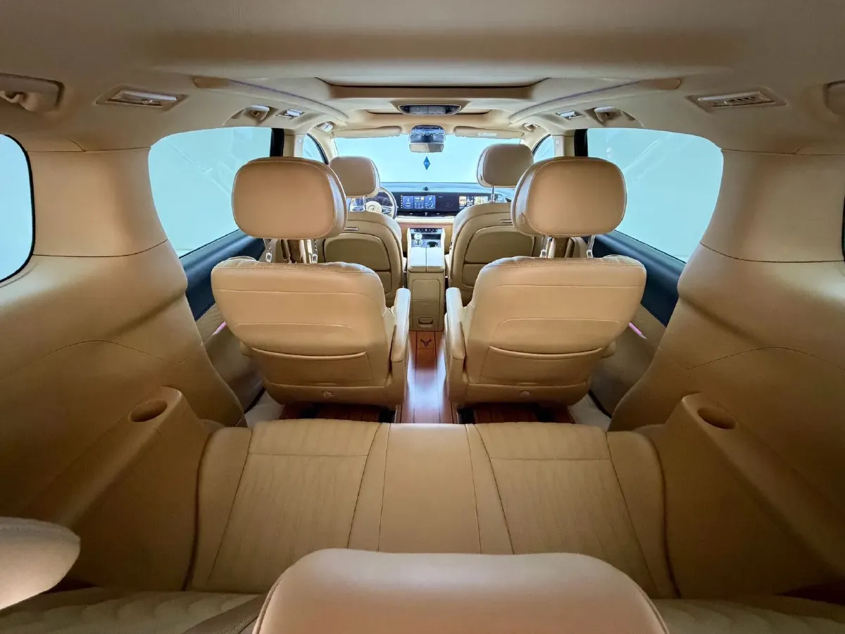 2022 Voyah Dream 1.5T 136HP L4 PHEV 25.57KWH,autocango,china used car exporter,china ev exporter,chinese used car exporter,chinese used ev exporter