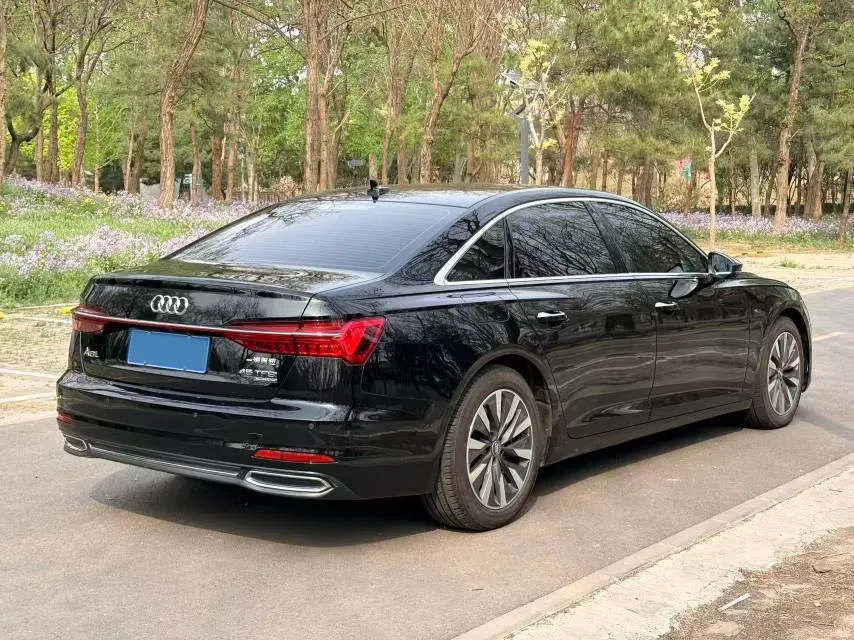 2021 Audi A6L 2.0T 224HP L4 7DCT,autocango,china used car exporter,china ev exporter,chinese used car exporter,chinese used ev exporter
