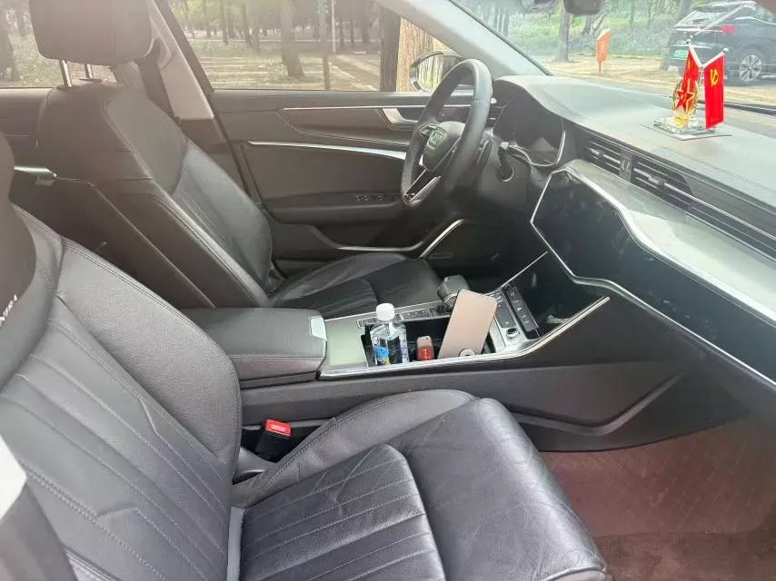 2021 Audi A6L 2.0T 224HP L4 7DCT,autocango,china used car exporter,china ev exporter,chinese used car exporter,chinese used ev exporter