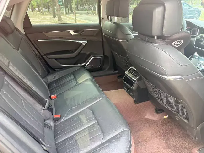 2021 Audi A6L 2.0T 224HP L4 7DCT,autocango,china used car exporter,china ev exporter,chinese used car exporter,chinese used ev exporter