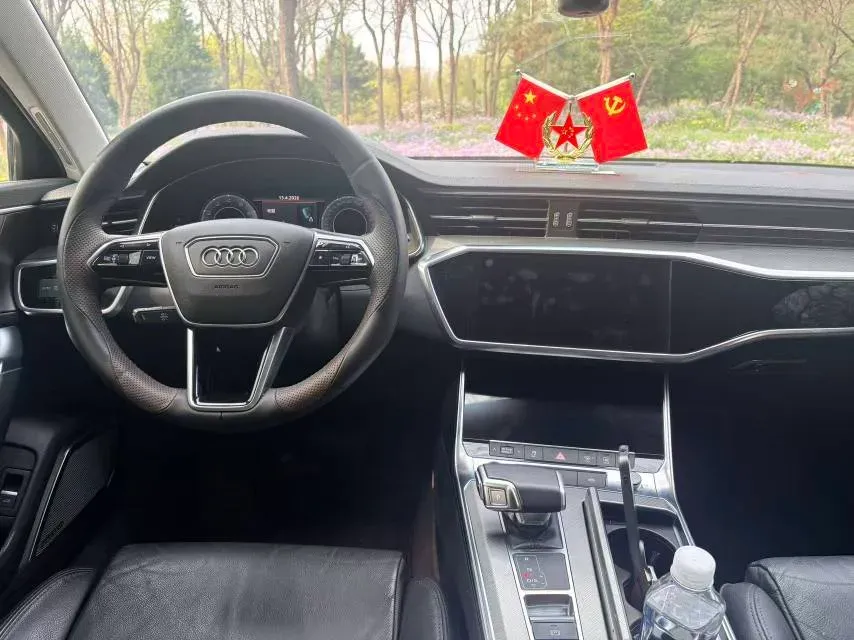 2021 Audi A6L 2.0T 224HP L4 7DCT,autocango,china used car exporter,china ev exporter,chinese used car exporter,chinese used ev exporter
