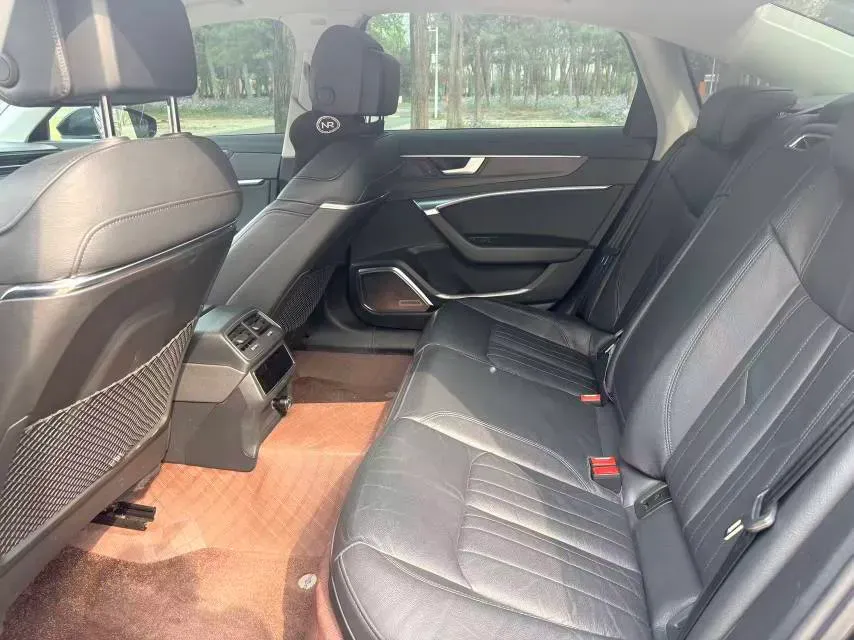 2021 Audi A6L 2.0T 224HP L4 7DCT,autocango,china used car exporter,china ev exporter,chinese used car exporter,chinese used ev exporter