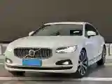 2022 Volvo S90 2.0T 250HP L4 8AT