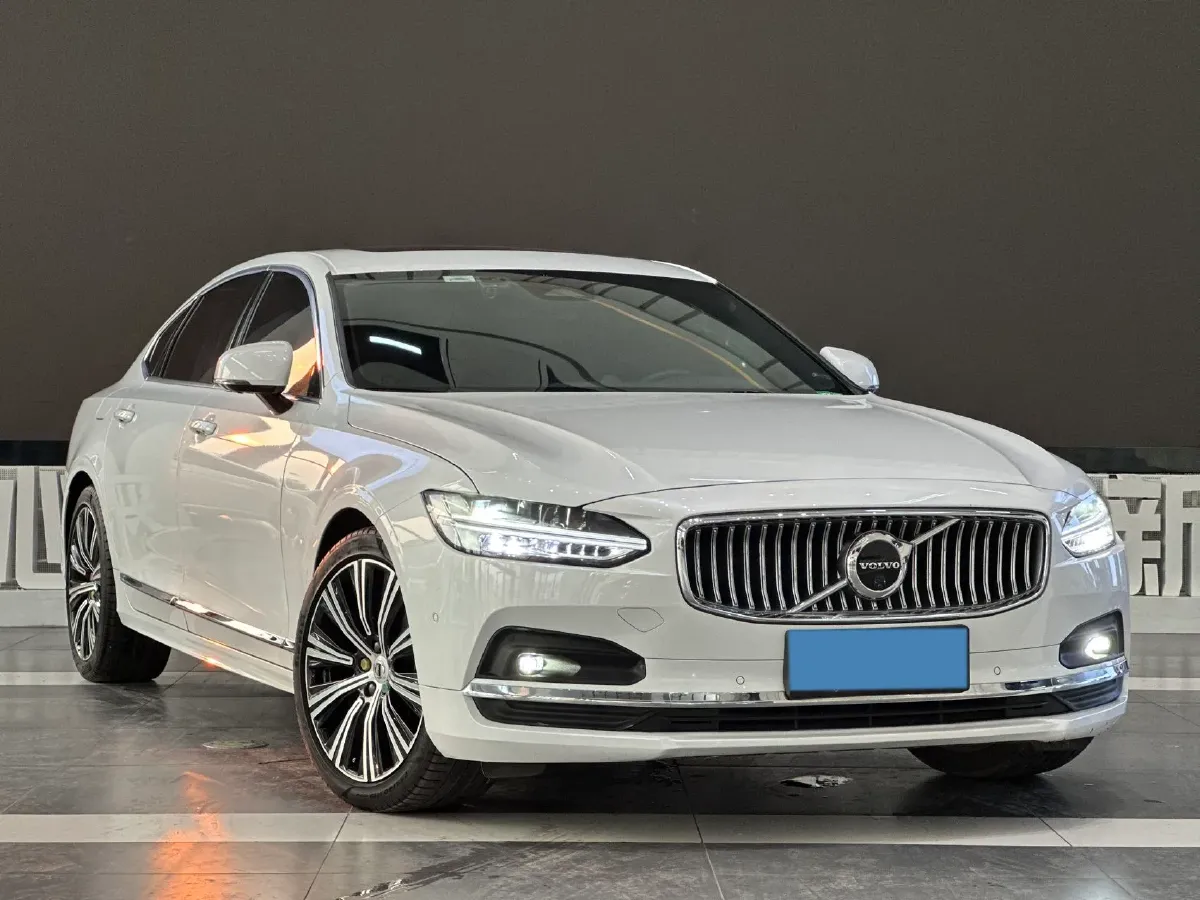 2022 Volvo S90 2.0T 250HP L4 8AT,autocango,china used car exporter,china ev exporter,chinese used car exporter,chinese used ev exporter