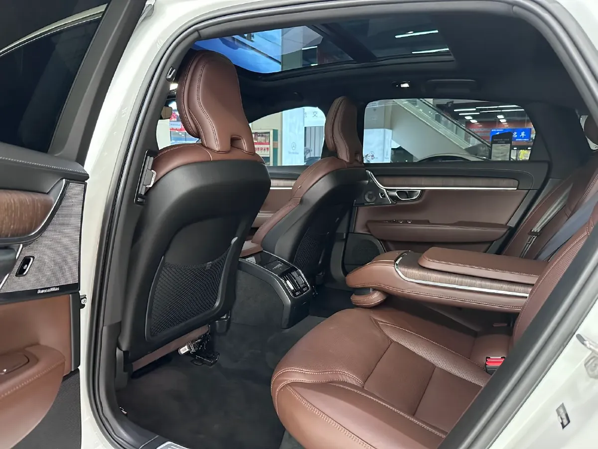 2022 Volvo S90 2.0T 250HP L4 8AT,autocango,china used car exporter,china ev exporter,chinese used car exporter,chinese used ev exporter