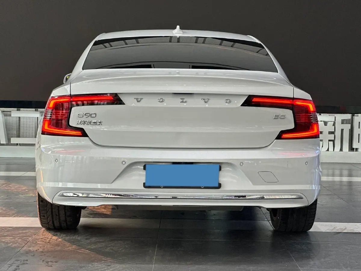 2022 Volvo S90 2.0T 250HP L4 8AT,autocango,china used car exporter,china ev exporter,chinese used car exporter,chinese used ev exporter