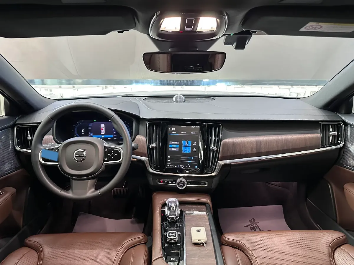 2022 Volvo S90 2.0T 250HP L4 8AT,autocango,china used car exporter,china ev exporter,chinese used car exporter,chinese used ev exporter