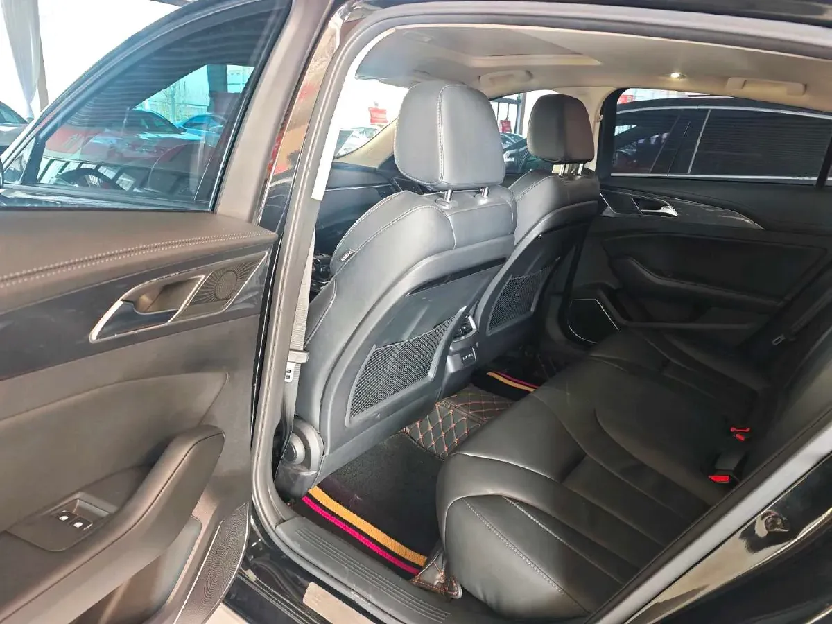 2022 HongQi H5 1.5T 169HP L4 7DCT,autocango,china used car exporter,china ev exporter,chinese used car exporter,chinese used ev exporter