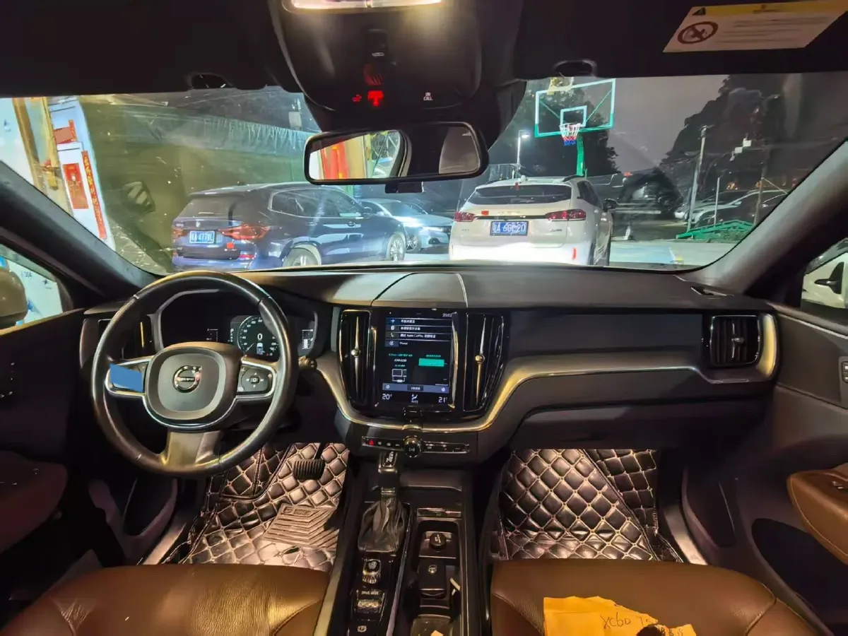 2021 Volvo XC60 2.0T 250HP L4 8AT,autocango,china used car exporter,china ev exporter,chinese used car exporter,chinese used ev exporter