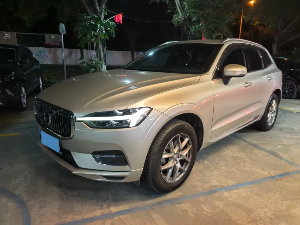 2021 Volvo XC60 2.0T 250HP L4 8AT,autocango,china used car exporter,china ev exporter,chinese used car exporter,chinese used ev exporter