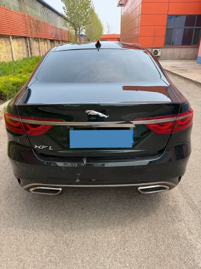 2021 Jaguar XFL 2.0T 250HP L4 8AT,autocango,china used car exporter,china ev exporter,chinese used car exporter,chinese used ev exporter