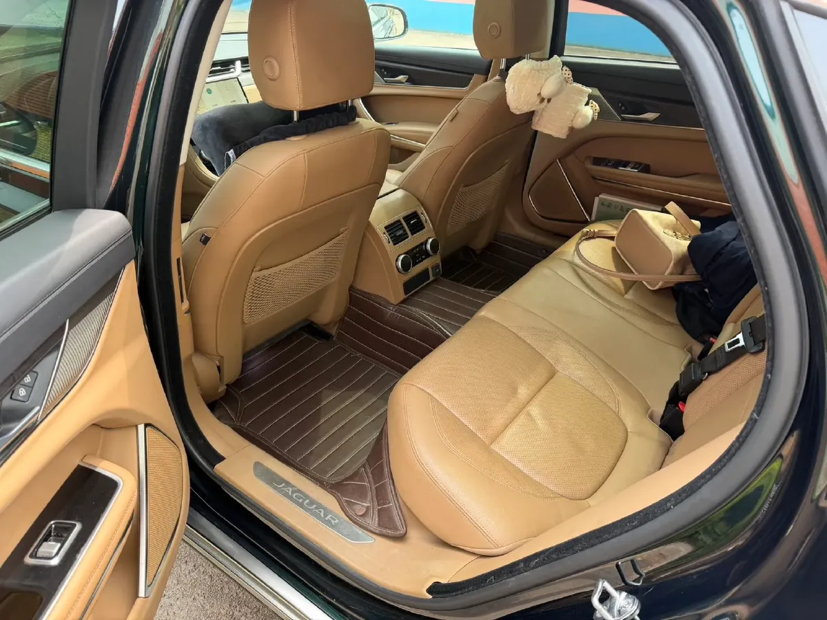 2021 Jaguar XFL 2.0T 250HP L4 8AT,autocango,china used car exporter,china ev exporter,chinese used car exporter,chinese used ev exporter