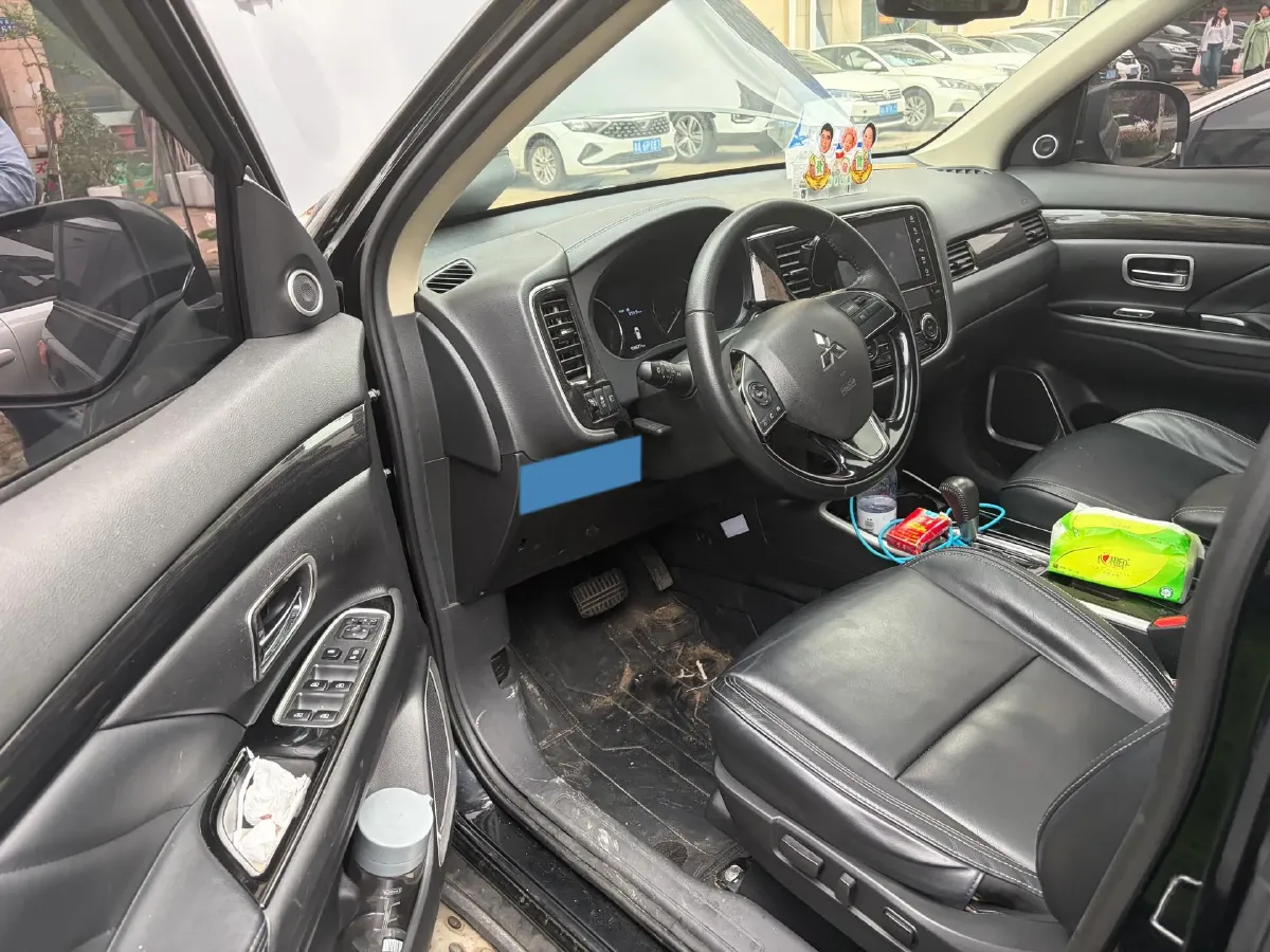 2020 Mitsubishi Outlander 2.0L 166HP L4 CVT,autocango,china used car exporter,china ev exporter,chinese used car exporter,chinese used ev exporter