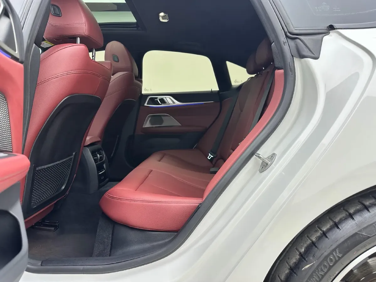 2022 BMW 8 Series 3.0T 333HP L6 8AT,autocango,china used car exporter,china ev exporter,chinese used car exporter,chinese used ev exporter