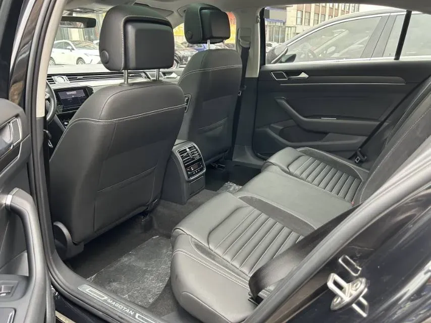 2020 Volkswagen Magotan 2.0T 186HP L4 7DCT,autocango,china used car exporter,china ev exporter,chinese used car exporter,chinese used ev exporter