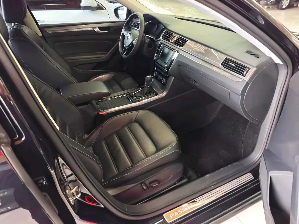 2017 Volkswagen Passat 1.8T 180HP L4 7DCT,autocango,china used car exporter,china ev exporter,chinese used car exporter,chinese used ev exporter